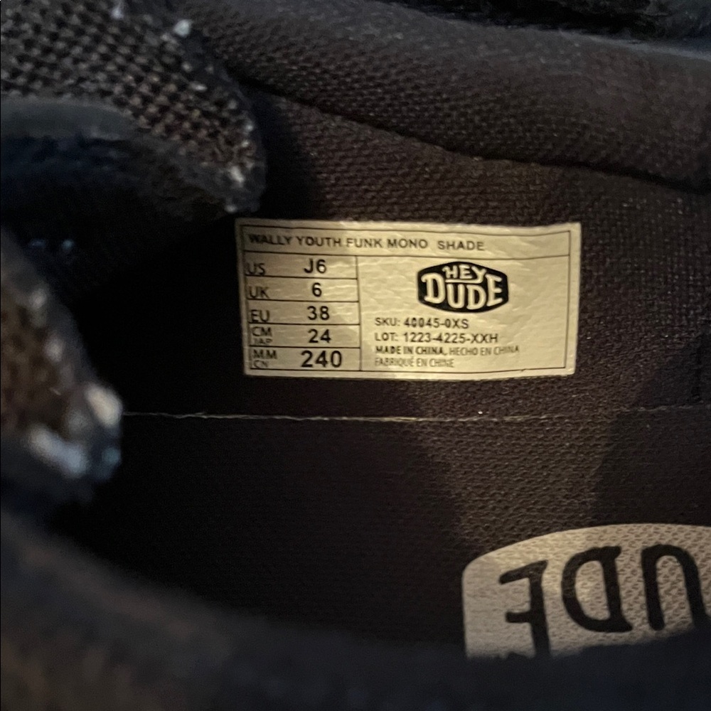 Hey Dude BOYS  Black Loafers size 6 - Picture 2 of 7